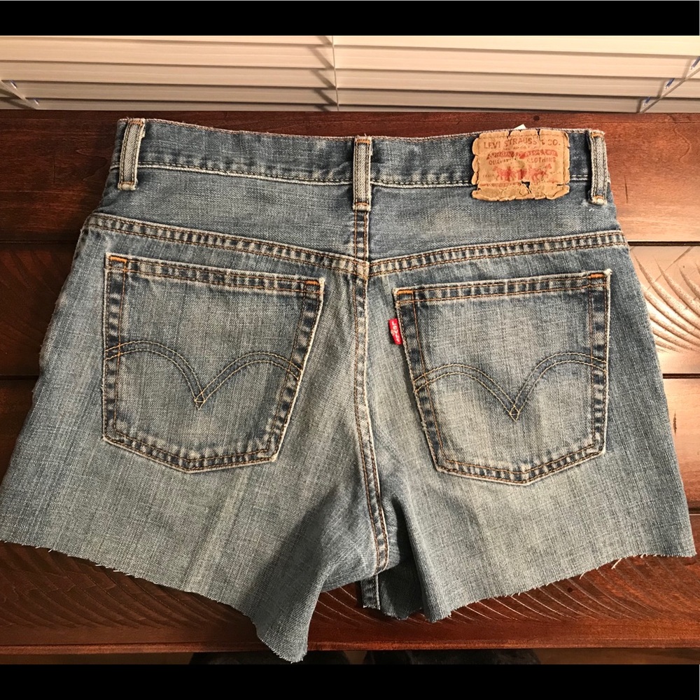 Levi’s 550 High Waisted Cut Off Jean Shorts